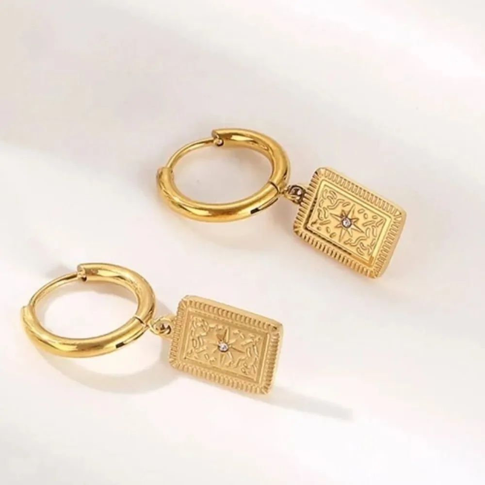 Vintage style hoop earrings A1150